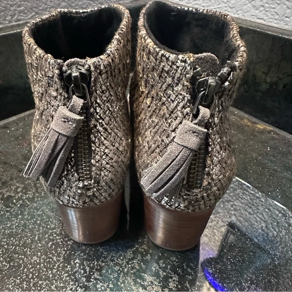 Toms Leila Bootie in the Grey Felt Shine Boucle style Women's Ankle Boots 7.5